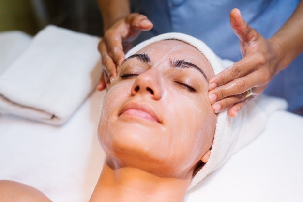 Todo lo que debes saber sobre el peeling facial