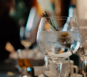 10 tragos con Gin: Las mejores recetas para disfrutar con amigos