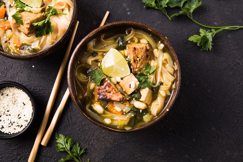 Asian noodles soup with tempeh 