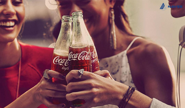 Phân tích chiến lược Marketing của Coca Cola – Doanh nghiệp học được gì?