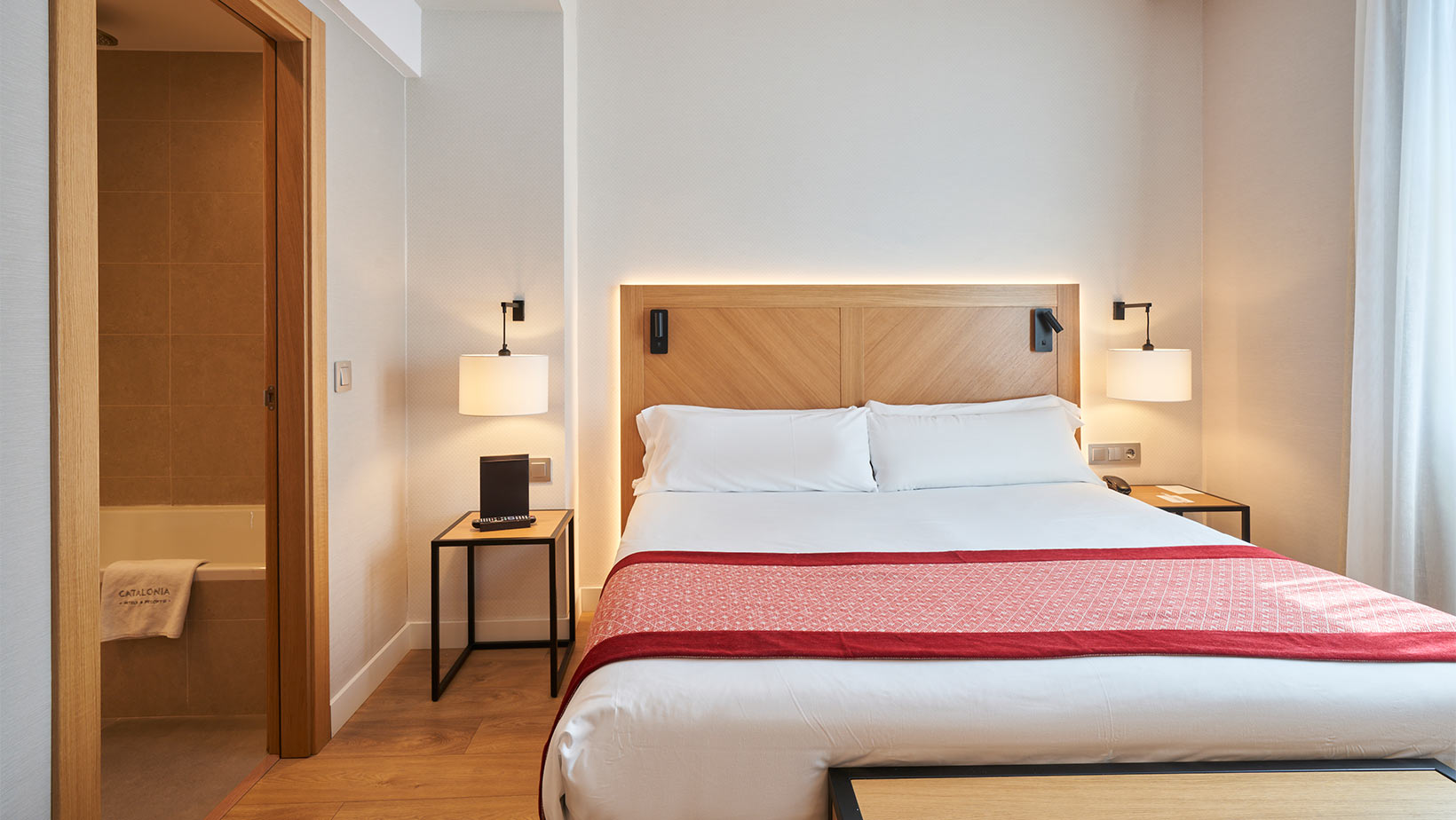 Hotel Catalonia Passeig de Gracia Review: What To REALLY Expect If You Stay