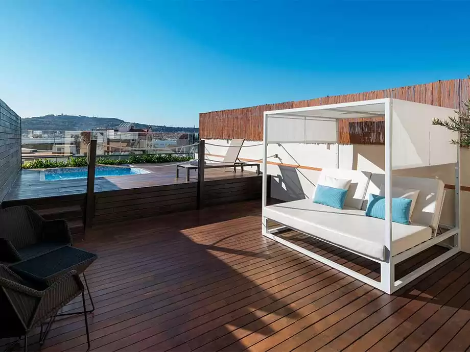 cataloniaramblas-hab-suite-barcelona-piscina-privada