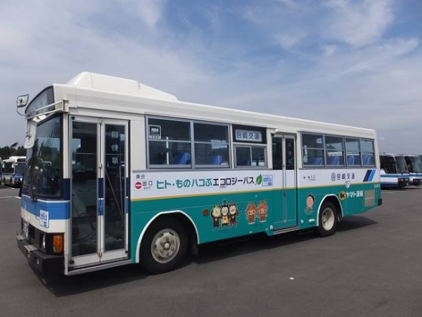 「沒客人載，可以載貨啊！」公車變身宅急便！日本服務創新，解決偏鄉老人問題