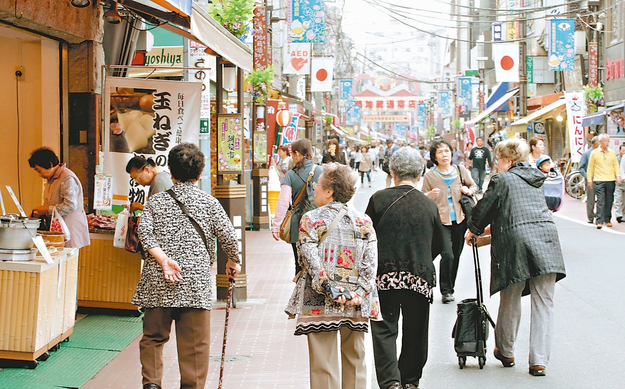 別低估老人消費力 誰靠誰還不知…