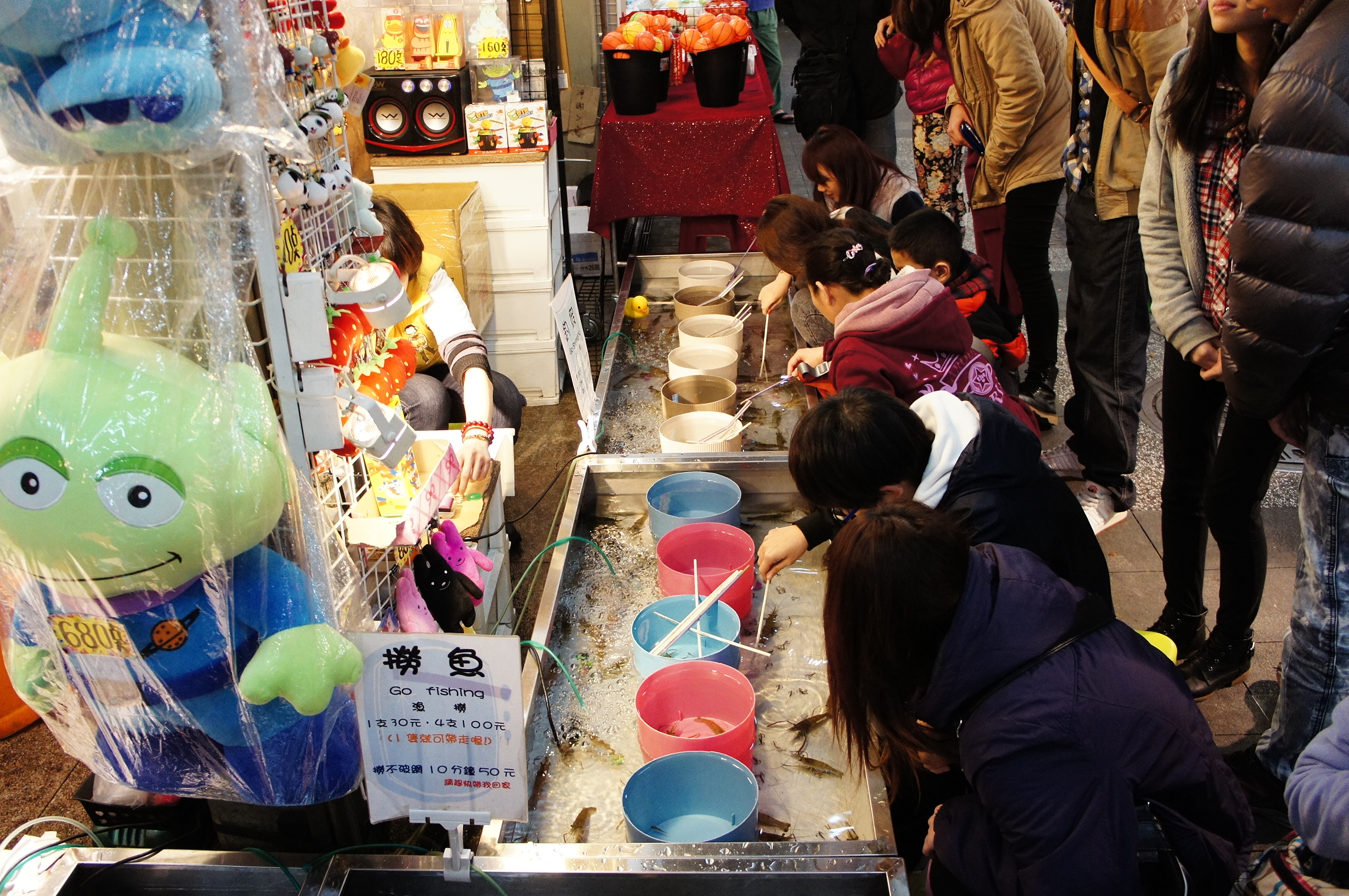 陳玉敏專欄：立法禁止夜市撈魚、撈烏龜是管太多嗎？