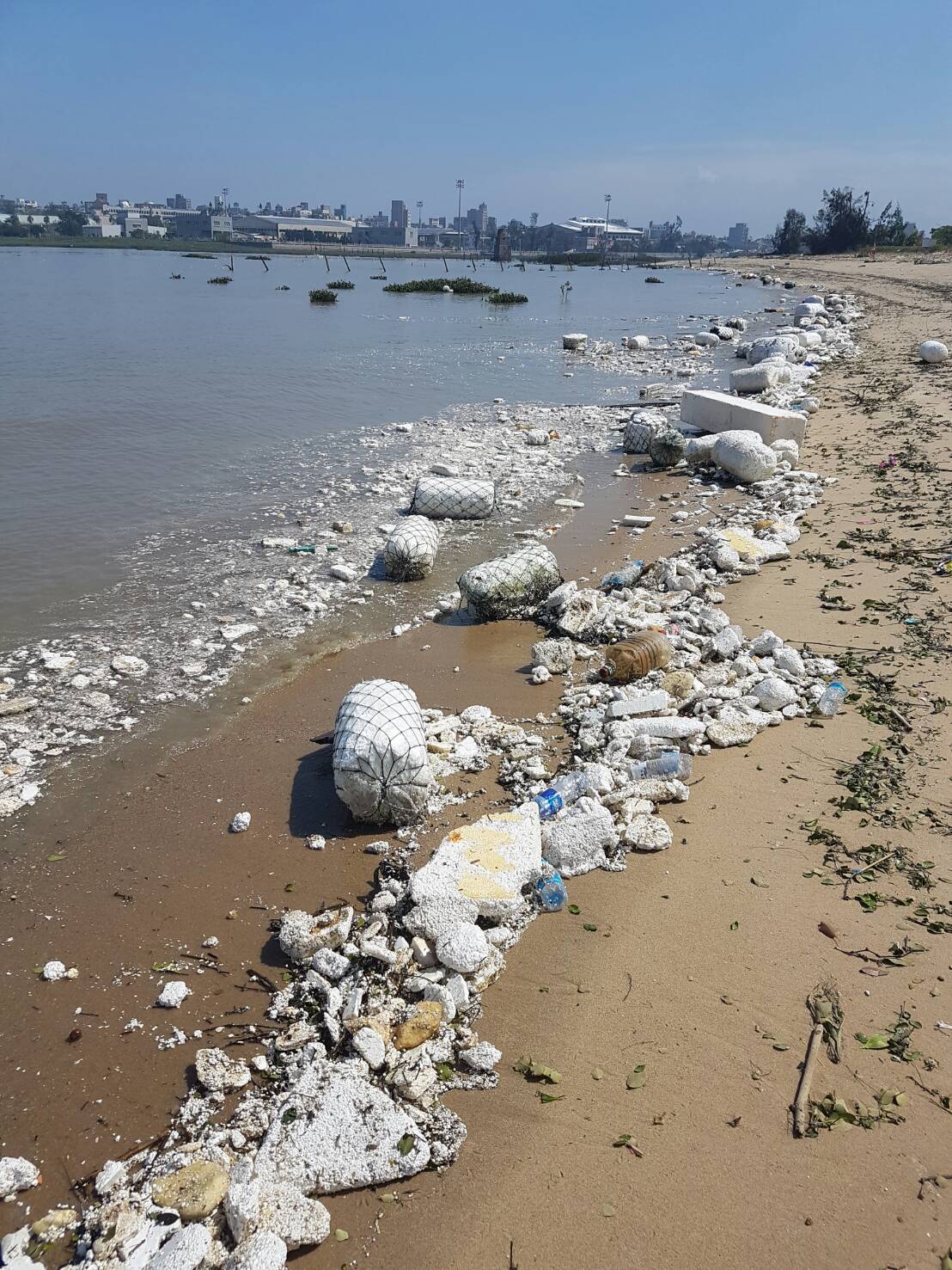 海洋危機 陸漂垃圾 須協商須修法