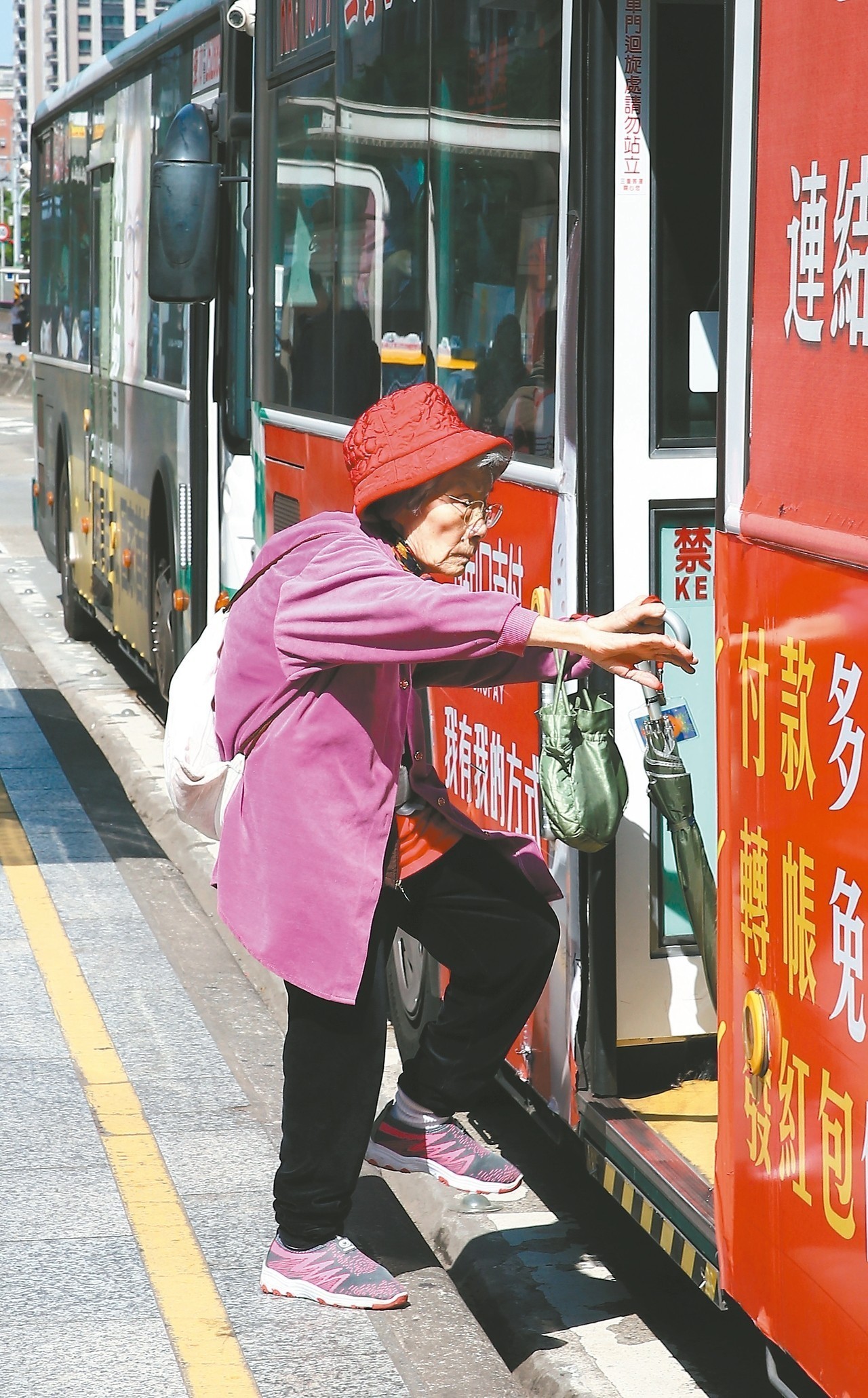 捷運文化人人稱道後...台灣亟需一場「公車溫柔革命」