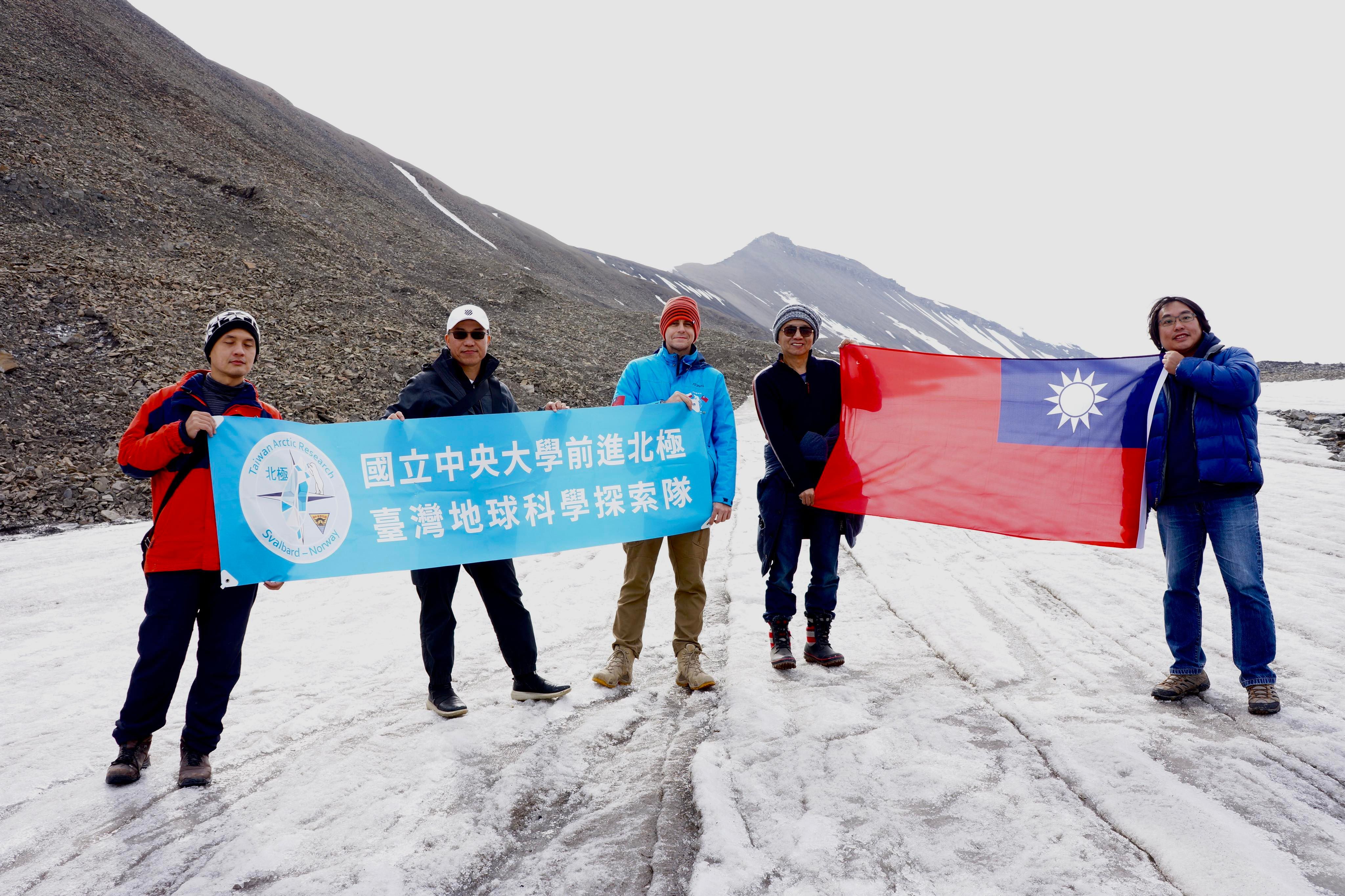 1-7-3 中央大學組成「台灣北極探索隊」，今年在冷岸群島建立台灣第一座極地研究站。圖／中央大學錢樺教授提供