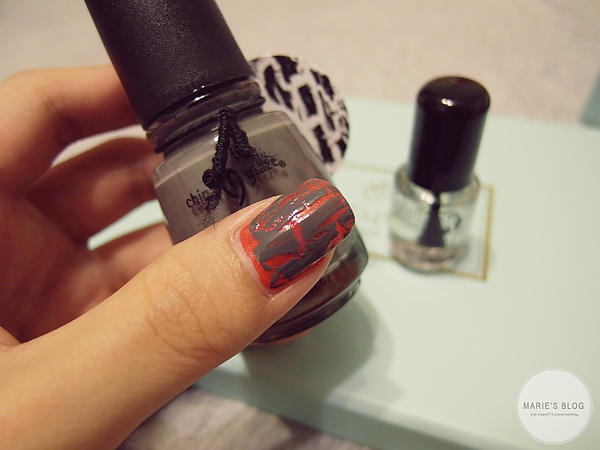 CHINA GLAZE 純色爆裂色系 - 整個意外的一次就成功!!