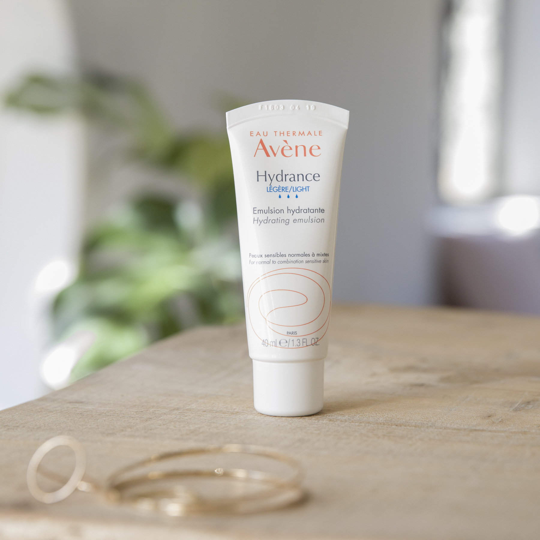 Avène雅漾, Avene, 雅漾, 24H玻尿酸保濕精華露, 24H全效活泉保濕精華乳, 雅漾活泉保濕, 保濕精華, 精華推薦, 冬天精華推薦, Avène雅漾推薦, 精華露推薦, 精華乳推薦, Avène雅漾門市, Avène雅漾櫃點, Avène雅漾網購, Avène雅漾哪裡買, Avène雅漾台灣, Avène雅漾試用, 試用, 體驗