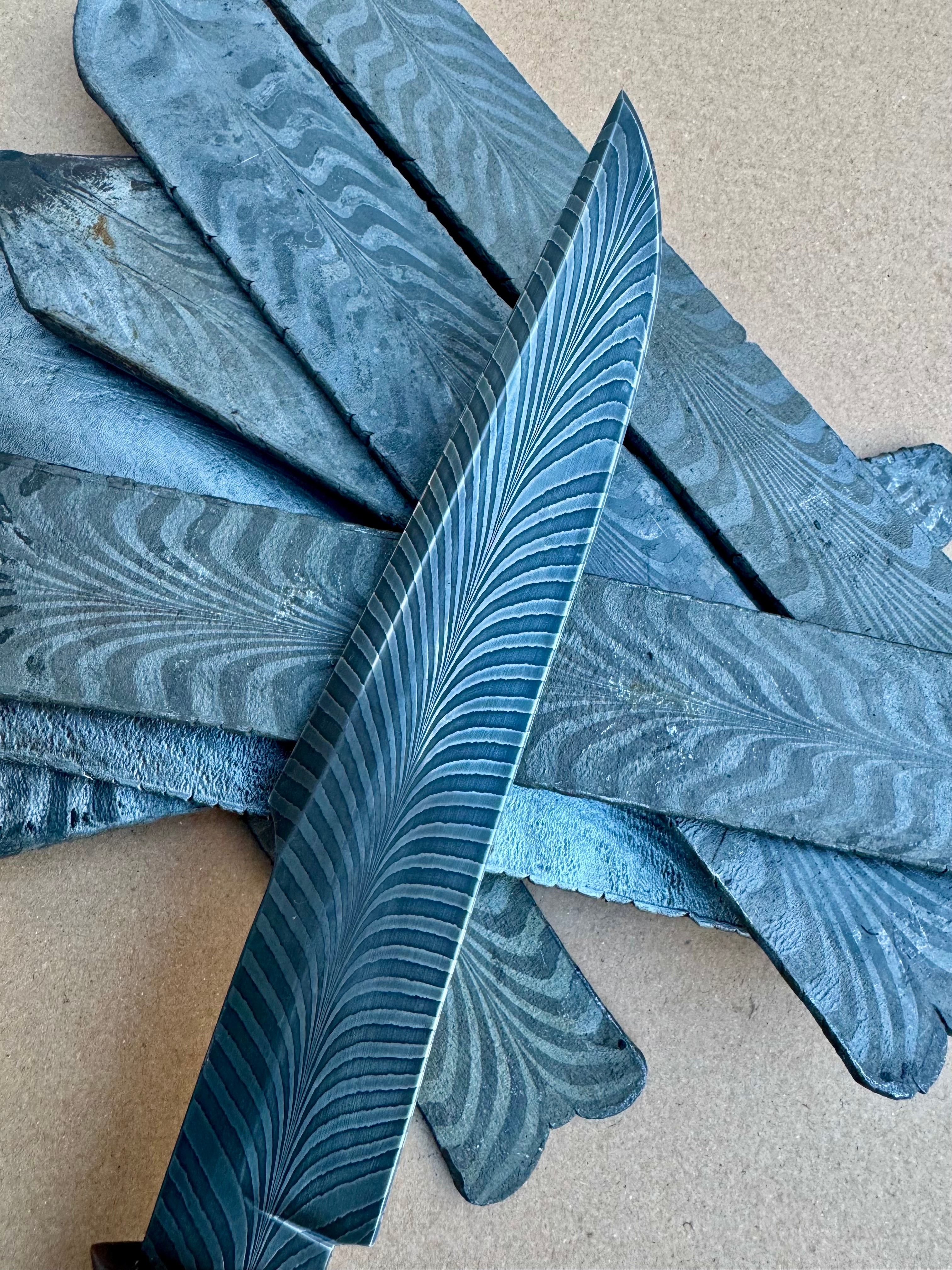 Federdamast / Damaszenerstahl by Kalderum Klingenkunst / Damast