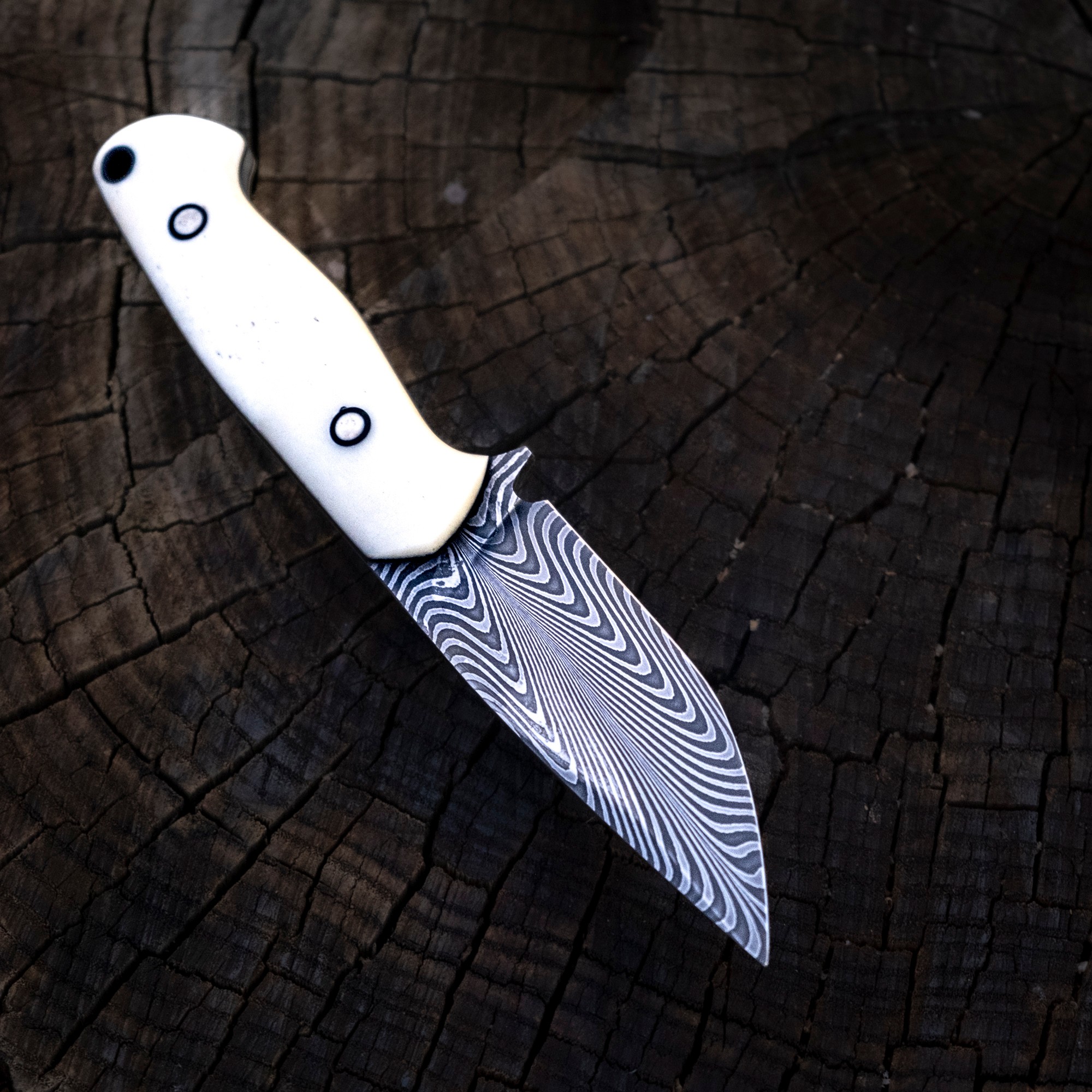VERKAUFT Jagdmesser - Federdamast - Knochen