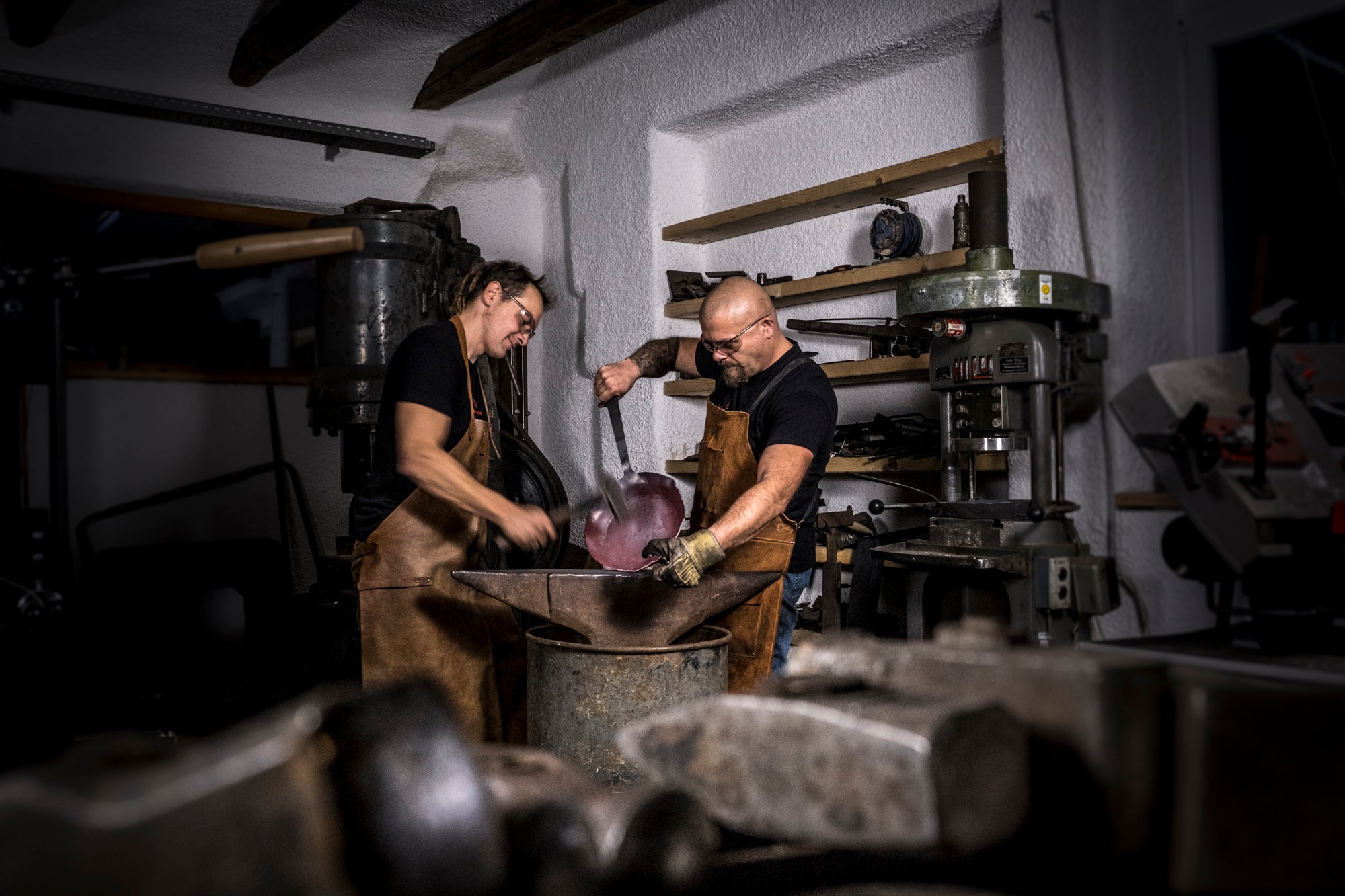 Schmiedeeisen-Pfanne klein mit Holzgriff