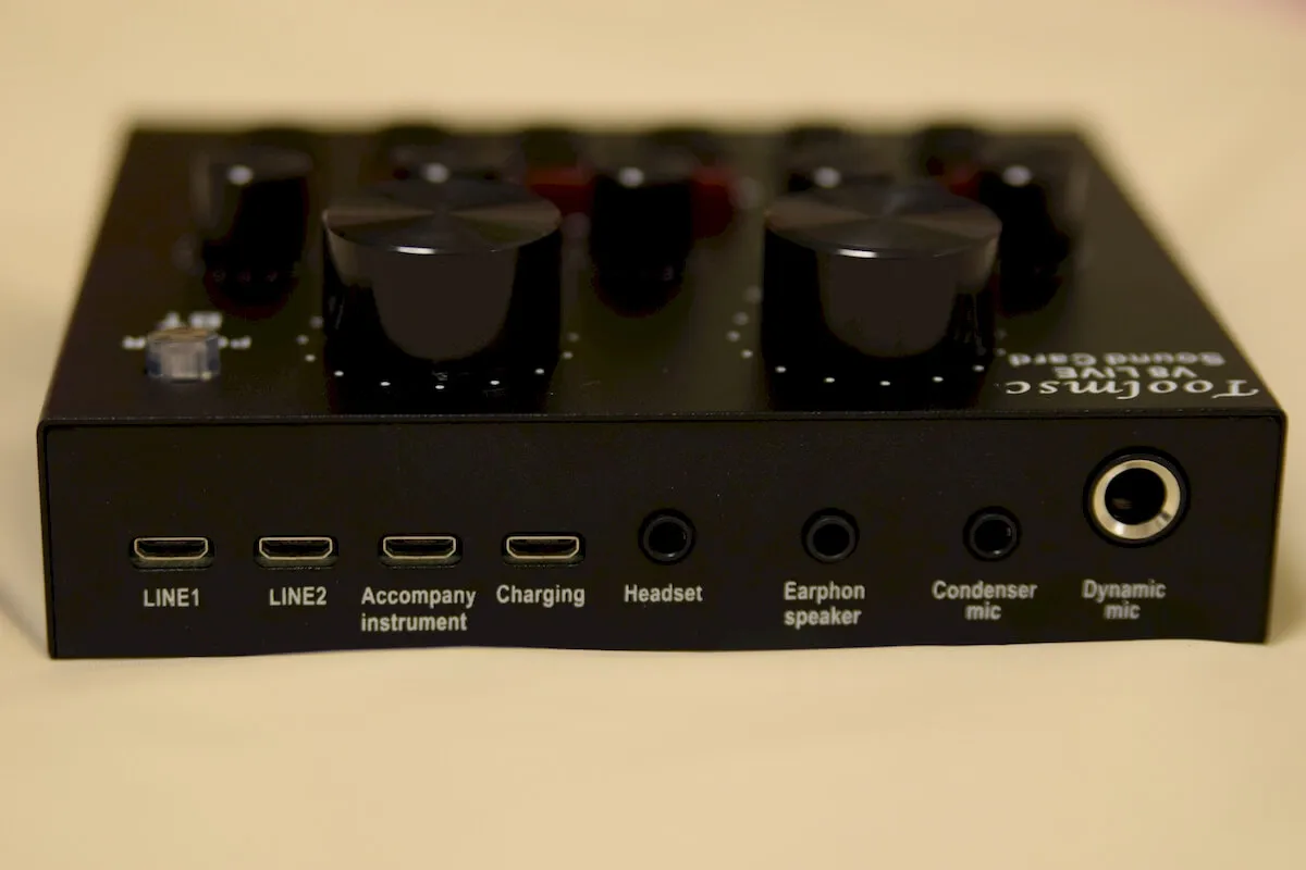 V8 Sound Card ポート