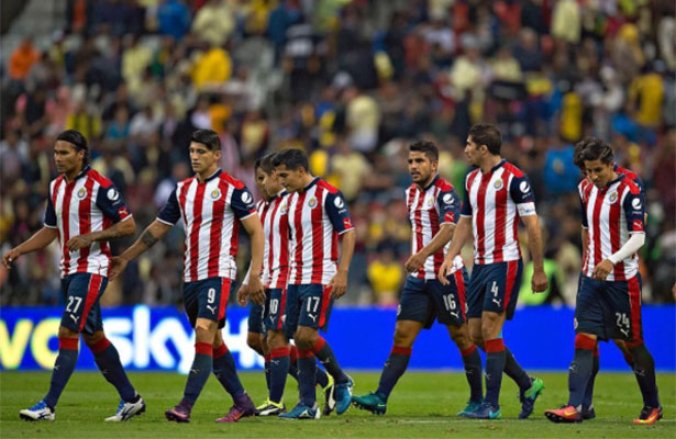 En el 2016, Chivas navegó en la medianía
