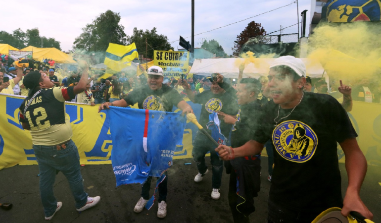 Aficionados le pusieron color al Clásico Joven / Foto: Mexsport