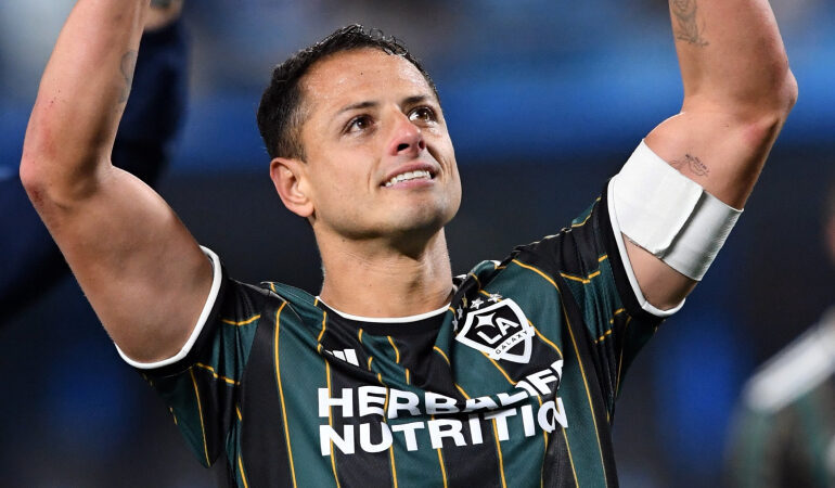 Chicharito ignoró a niño que pedía foto. FOTO: @LAGalaxy