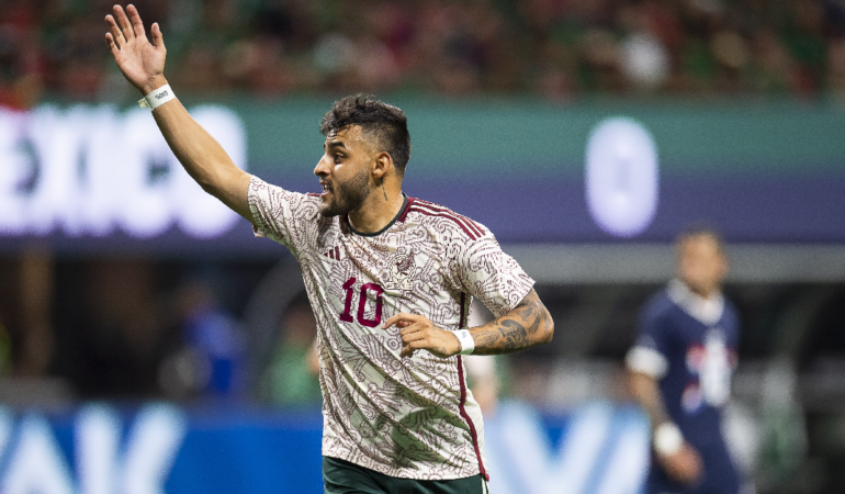 Alexis Vega lucha por quedarse con un sitio en la Selección Mexicana / Foto: Mexsport