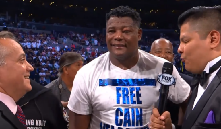 El King Kong Ortiz apareció en las entrevistas finales con una playera de apoyo a Caín Velázquez