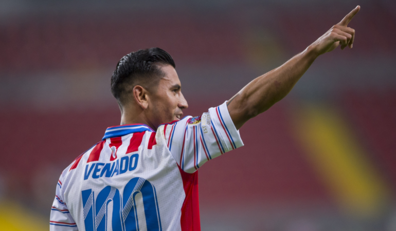 Medina tuvo sus mejores momentos como futbolista en Chivas. FOTO: MEXSPORT