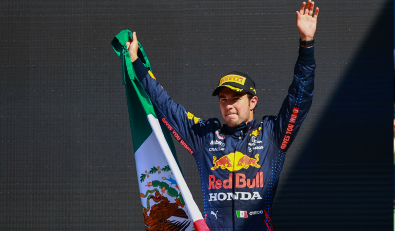 Checo subió al podio en el pasado GP de México. FOTO: MEXSPORT
