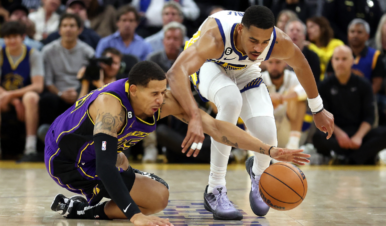 Juan Toscano sufrió en el duelo ante los Warriors / Foto: AFP