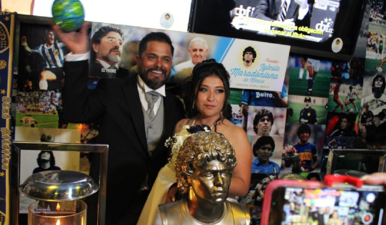 La iglesia maradoniana no había celebrado la unión de dos mexicanos / Foto: Julio César Martínez