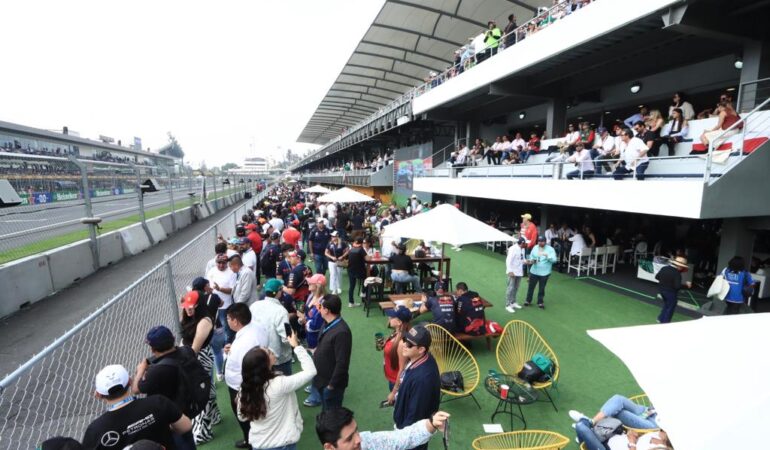 La FIA investigará el porqué había tanta gente en el paddock. | Foto: Adrian Vázquez