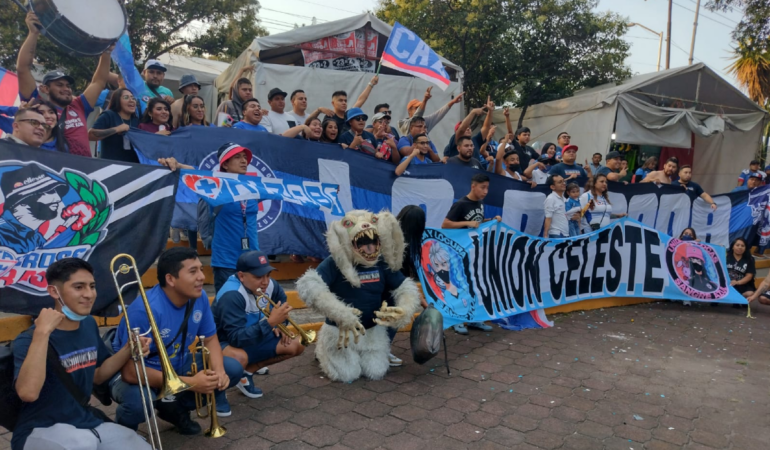 Los cementeros le han dado su voto de confianza al equipo. Foto: Martín Montiel