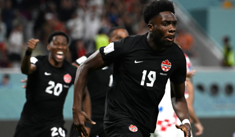 Alphonso Davies consigue el primer gol de Canada dentro de una Copa Mundial de futbol | AFP