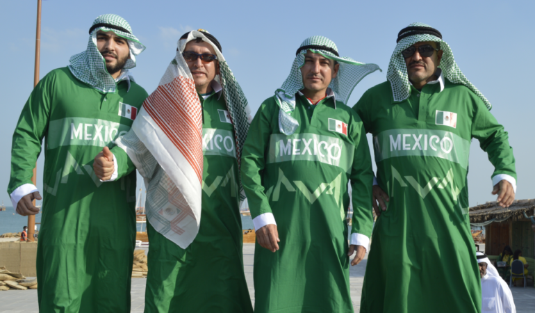 La afición mexicana conquistó Doha. FOTO: LUIS OLIVO