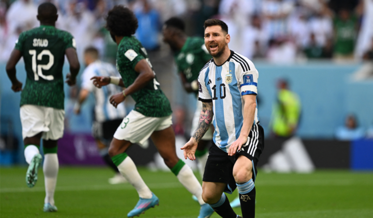Lionel Messi esta dolido por la derrota ante Arabia Saudita, pero ya piensa en ganarle a México | AFP