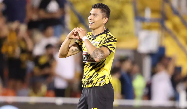Orbelin Pineda sería convocado por Martino para Qatar 2022 | Foto: @AEK