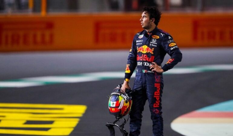 Segura la permanencia de Checo Pérez en Red Bull. Foto: Mexsport