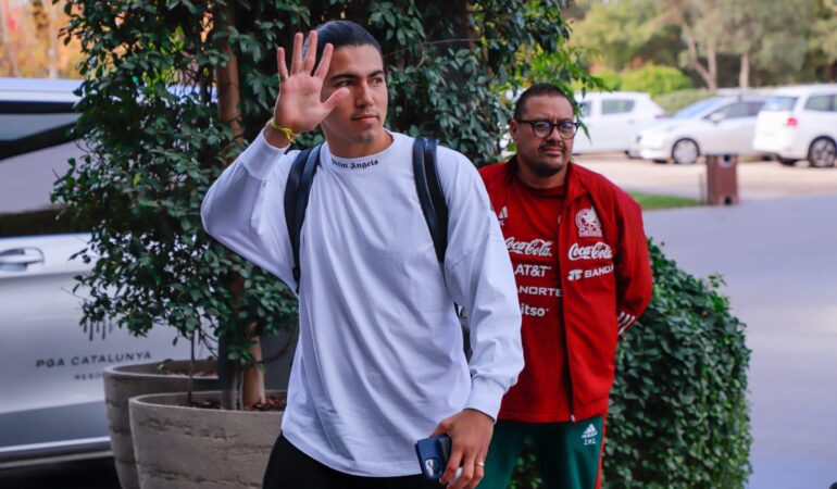 ¡Ya llegó el Guti! Erick Gutiérrez se unió al Tri en Girona para enfrentarse a Suecia. | Foto: Luis Garduño ESTO