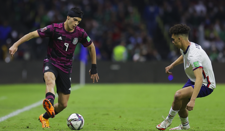 Raúl Jiménez en partido con la Selección Mexicana. Foto: Mexsport