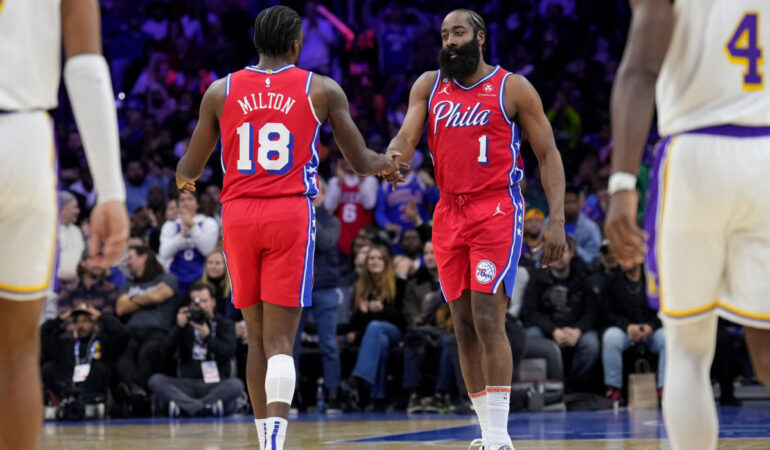76ers derrotaron a los Lakers. FOTO: AFP