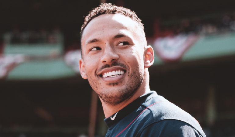 Carlos Correa no jugará para los Gigantes / Foro: @MLB