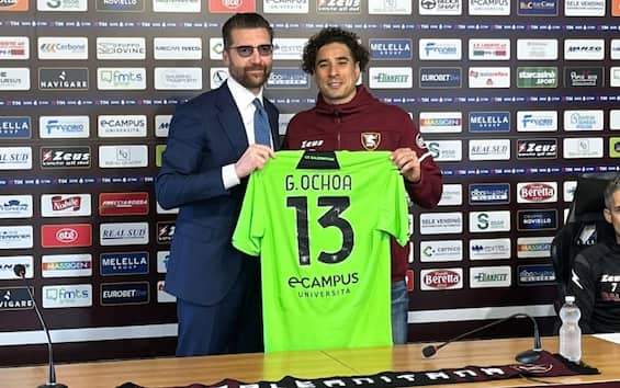 Guillermo Ochoa luchará por no descender en el Salernitana de Italia. | Foto: Cortesía