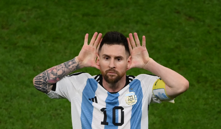 Lionel Messi le celebró a Louis Van Gaal / Foto: AFP