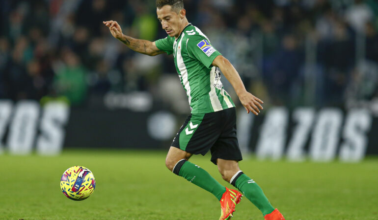Andrés Guardado fue titular en la victoria ante el Rayo Vallecano ¡El Betis en sitios de Champions! | Foto: REUTERS