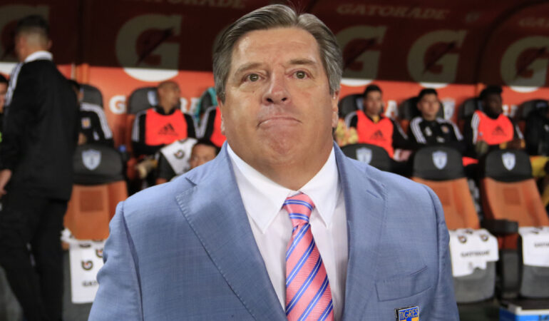 Piojo Herrera criticó que Tata no llevara a Chicharito. FOTO: Mexsport