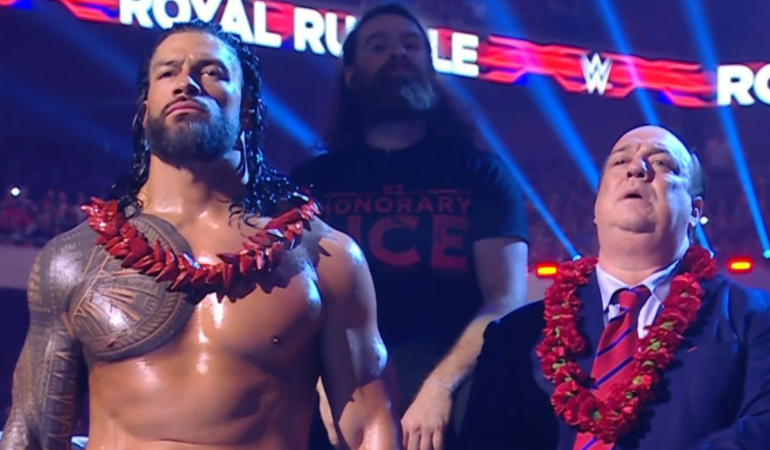 Roman Reigns retuvo el campeonato