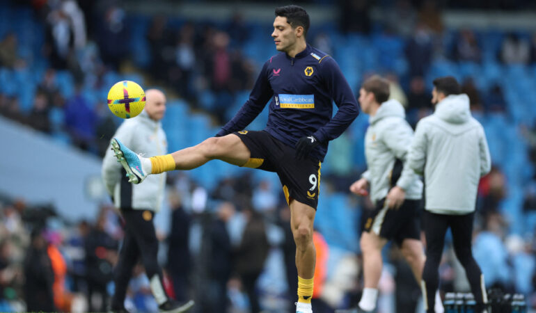 Raúl Jiménez apunta a jugar en la Serie A de Italia. FOTO: Reuters