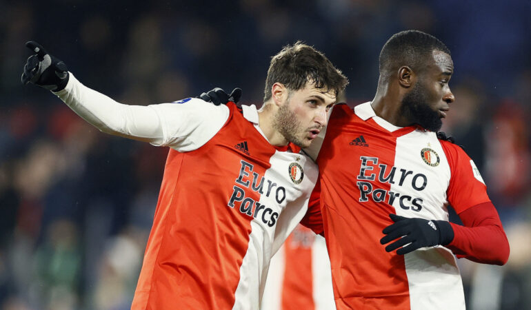 ¡Efecto Santiago Giménez! El Feyenoord sueña con el triplete en una temporada histórica. | Foto: AFP