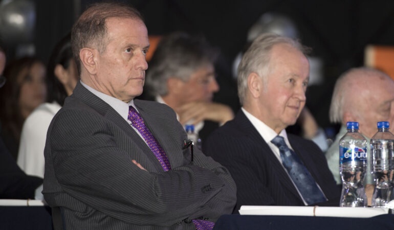 Fernando Schwartz salió en defensa de la reportera Adriana Maldonado. FOTO: Mexsport