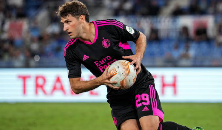 Santiago Gimenez volvió a ser decisivo para su equipo | Foto: Especial