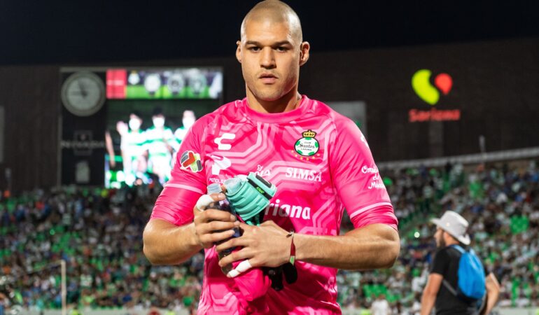 Gibran Lajud fue canterano de Cruz Azul, será titular con Santos. | Foto: MEXSPORT