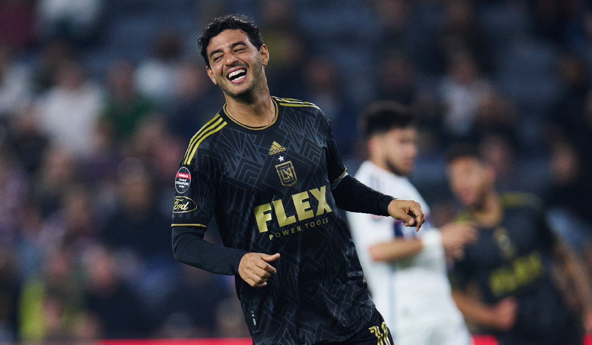 As铆 fue el doblete de Carlos Vela que mand贸 al LAFC a semifinales de