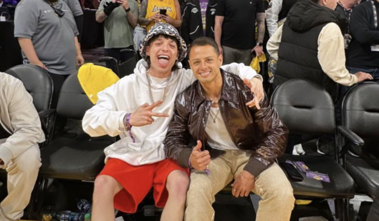 Chicharito fue captado con Peso Pluma viendo a los Lakes